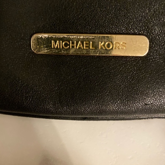 Micheal Kors Crossbody - Picture 2 of 5